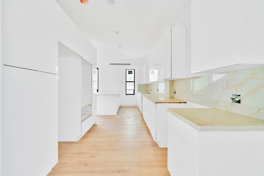 More Photos Of 506 Westminster Ave, Venice Apartments For Sale