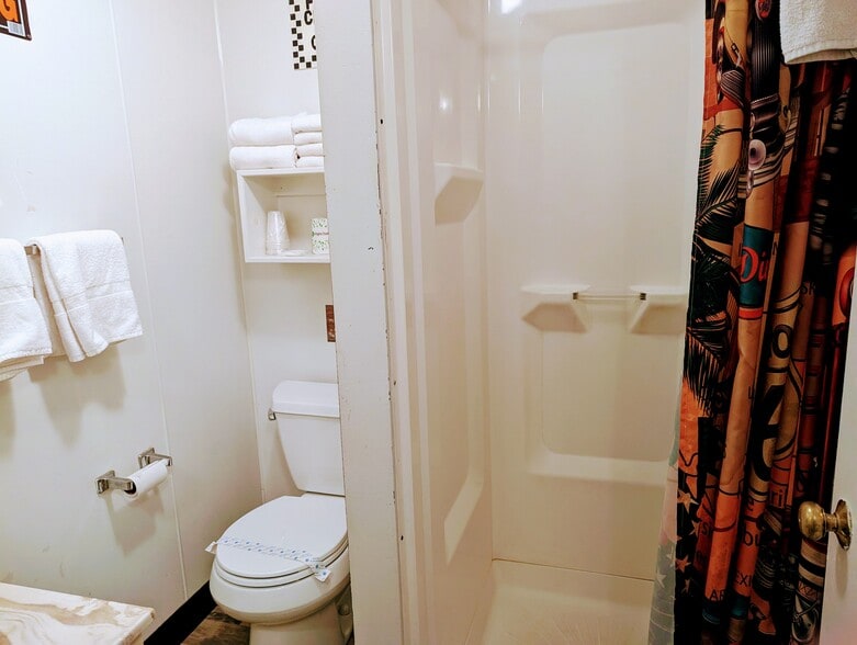 More Photos Of 12520 State St, Atlanta Hotel For Sale