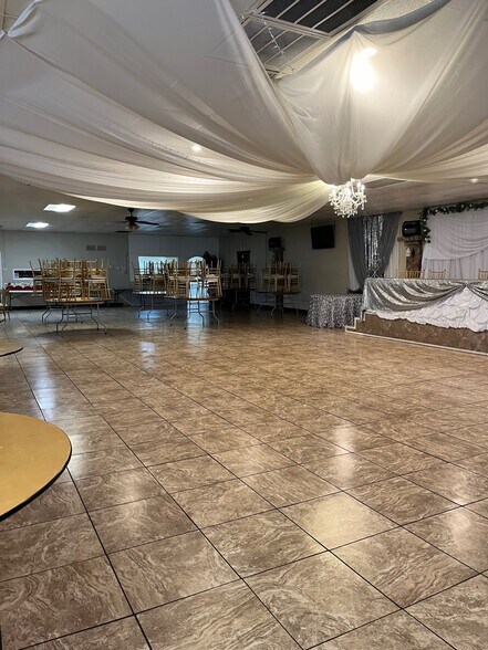 More Photos Of 12 E Western Ave, Avondale Religious Facility For Sale