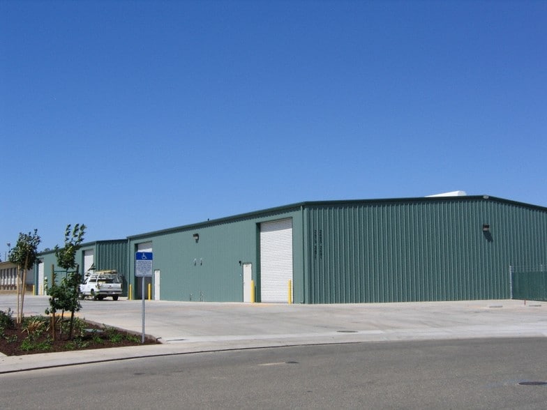 More Photos Of 2481-2485 Acme Ct, Turlock Warehouse For Lease