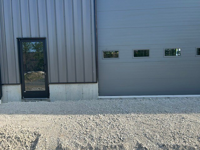 More Photos Of 93 Tenney St, Georgetown Flex For Lease