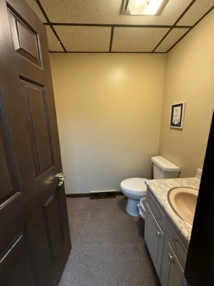 More Photos Of 401 N Main St, Princeton Office For Sale