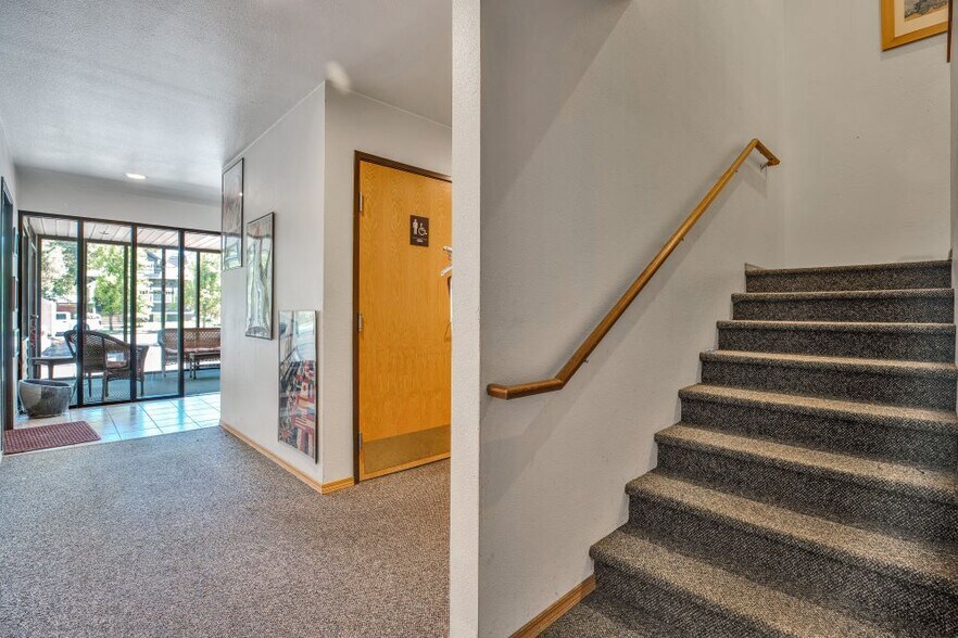 More Photos Of 1904 Elm St, Forest Grove Medical For Sale