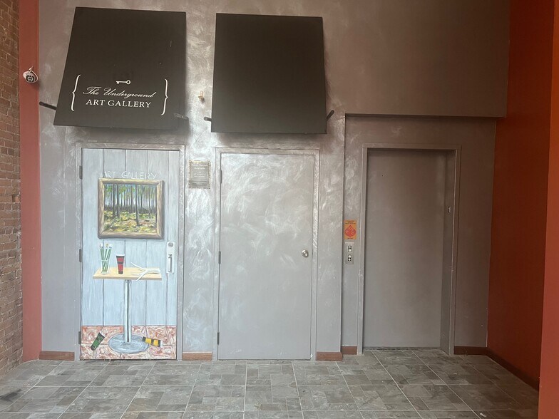More Photos Of 418-420 E State St, Rockford Storefront For Sale