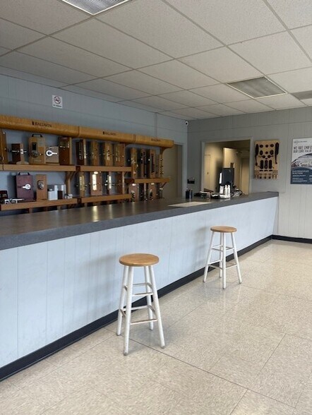 More Photos Of 4005 S Memorial Dr, Winterville Industrial For Sale