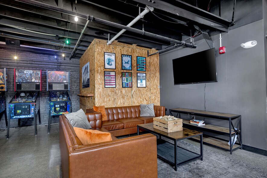 More Photos Of 316-320 Reading Rd, Cincinnati General Retail For Lease