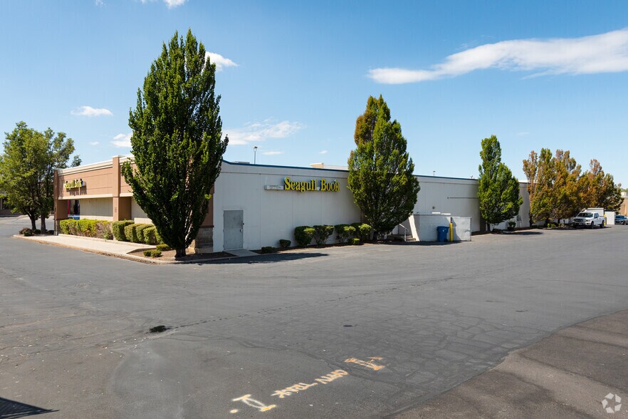 More Photos Of 4031-4041 Riverdale Rd, Riverdale Freestanding For Lease