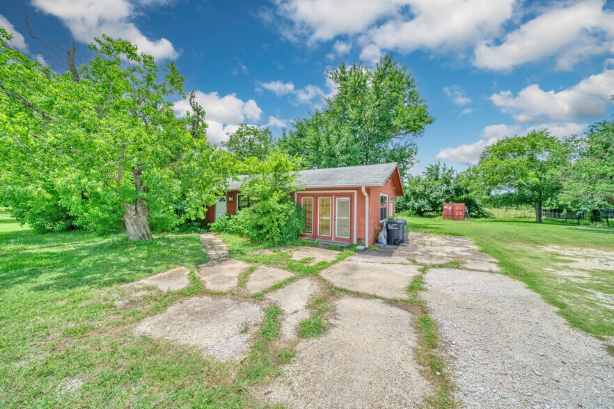 More Photos Of 4180 Koppe Bridge Rd, College Station Office For Sale