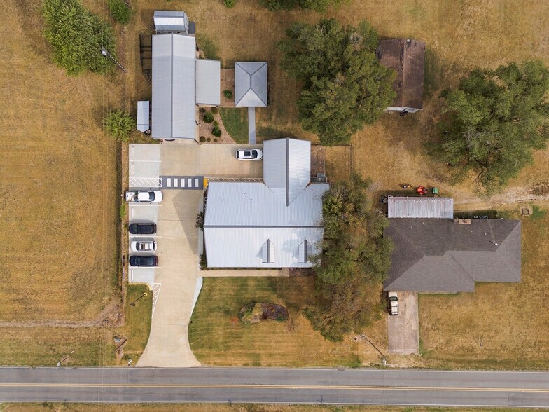 More Photos Of 5876 Elm Springs Rd, Elm Springs Office For Lease