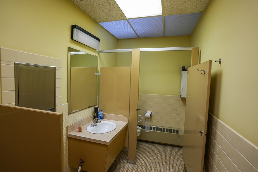 More Photos Of 431 Delaware Ave, Palmerton Office For Sale