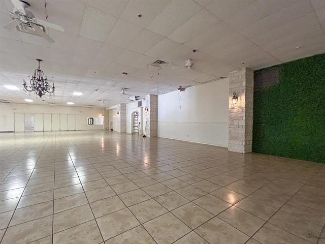 More Photos Of 819 Los Presidentes Ave, Laredo Storefront Retail Office For Sale
