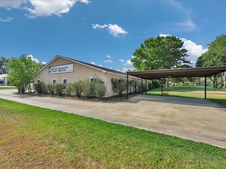More Photos Of 203 Christie Dr, Lufkin Healthcare For Sale