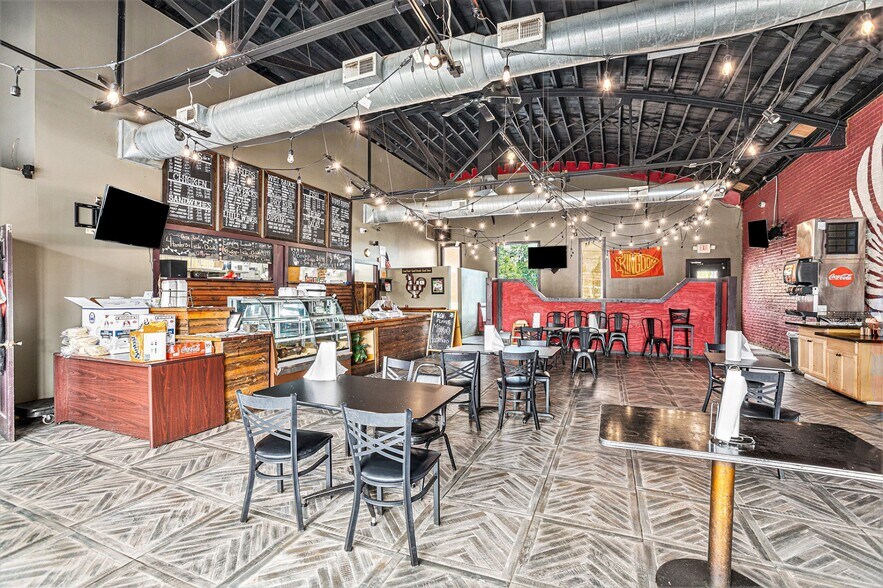 More Photos Of 3927-3929 Broadway Blvd, Kansas City Restaurant For Lease