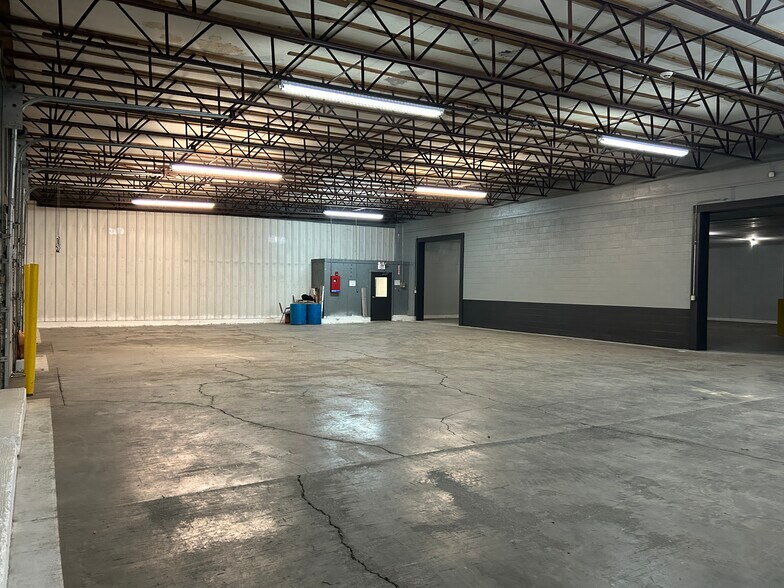 More Photos Of 4744 Singleton Station Rd, Louisville Distribution For Lease