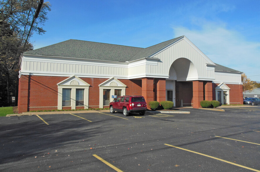 Primary Photo Of 3800 W 12th St, Erie Medical For Lease