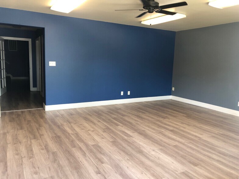 More Photos Of 2007 Freedom Blvd, Freedom Office For Sale