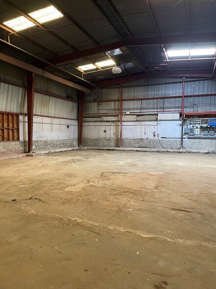 More Photos Of 1447 Park Ave, Emeryville Warehouse For Sale