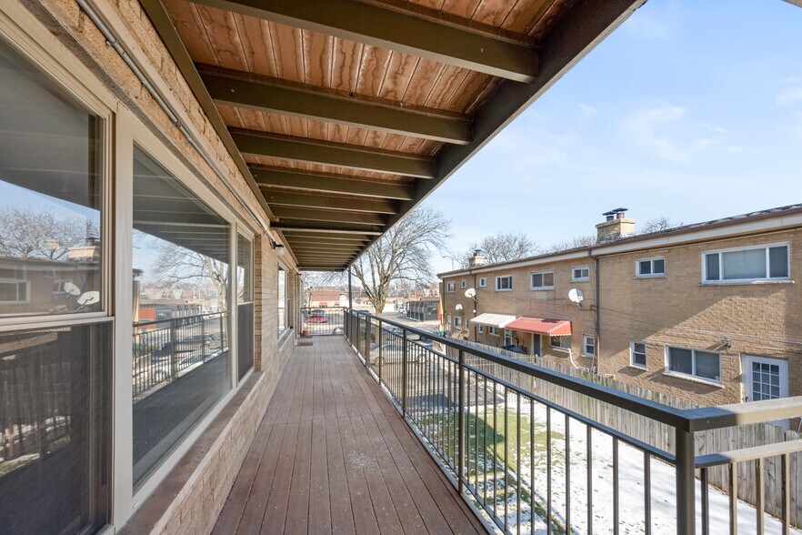 More Photos Of 7827 North Ave, River Forest Apartments For Sale