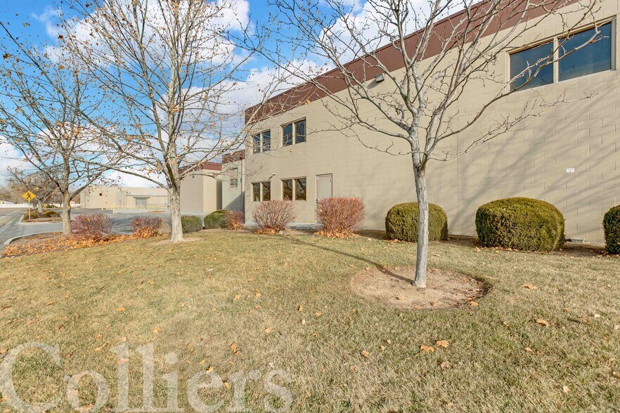 More Photos Of 11193 W Emerald St, Boise Distribution For Lease
