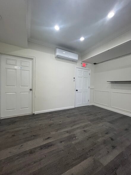 More Photos Of 135-137 Sunrise Hwy, Amityville Storefront Retail Office For Lease