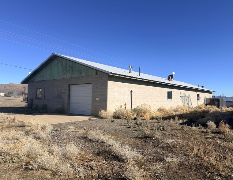 More Photos Of 25 Cash Dr, Mound House Warehouse For Sale