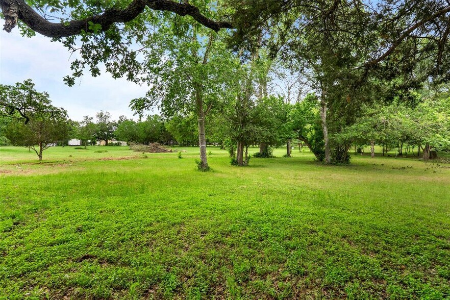 More Photos Of TBD Belton Street, McDade Land For Sale