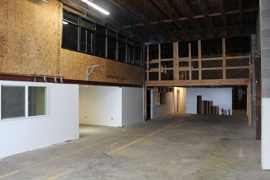 More Photos Of 2220 N Pacific St, Seattle Warehouse For Lease