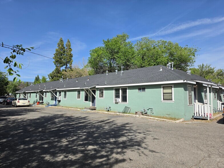More Photos Of 400 N Roop St, Susanville Apartments For Sale