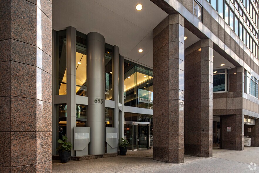 More Photos Of 655 Bay St, Toronto Office For Lease