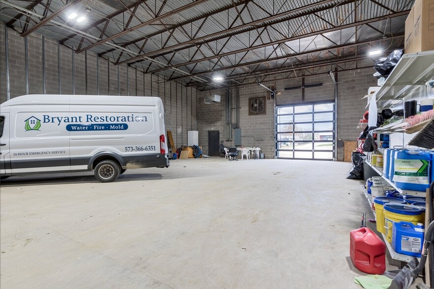 More Photos Of 519 Benham St, Bonne Terre Light Manufacturing For Sale