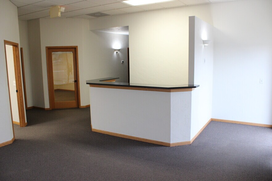 More Photos Of 1521 Randolph Rd, Janesville Medical For Lease