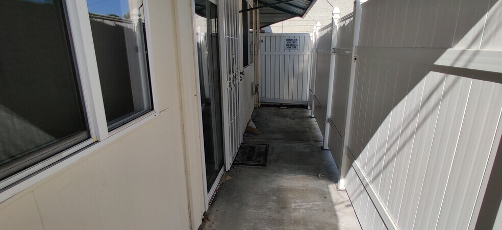 More Photos Of 1605 W Magnolia Blvd, Burbank Freestanding For Sale