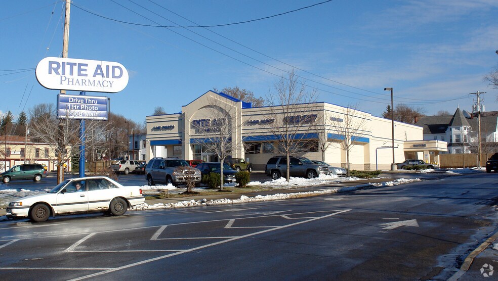 More Photos Of 172 N Main St, Gloversville Drugstore For Lease