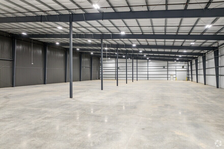 More Photos Of 324 E St, Hampton Warehouse For Sale