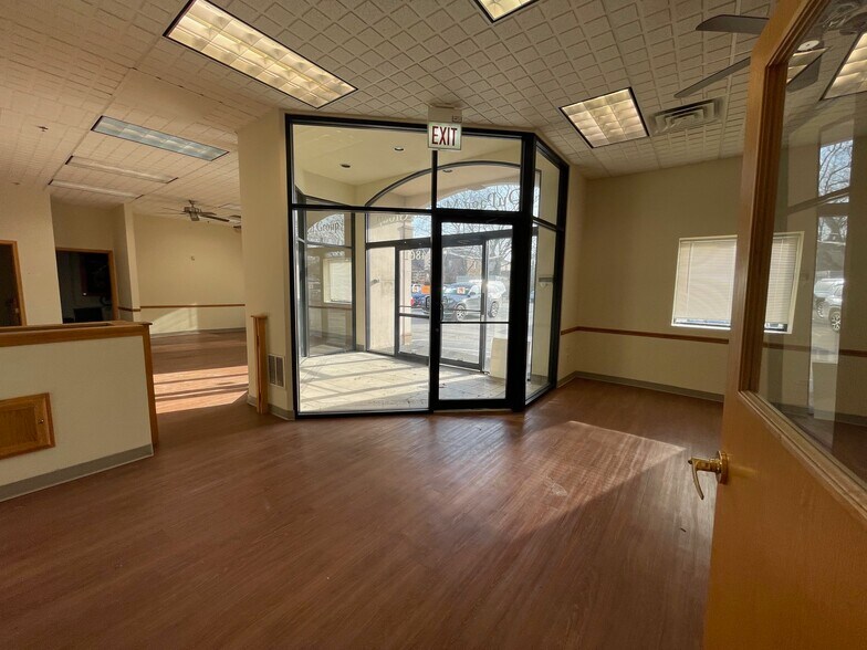 More Photos Of 4861 W 95th St, Oak Lawn Medical For Lease
