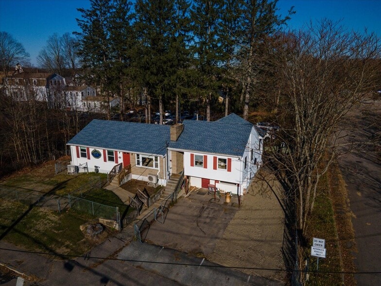 More Photos Of 23 Randall Rd, Wrentham Medical For Lease