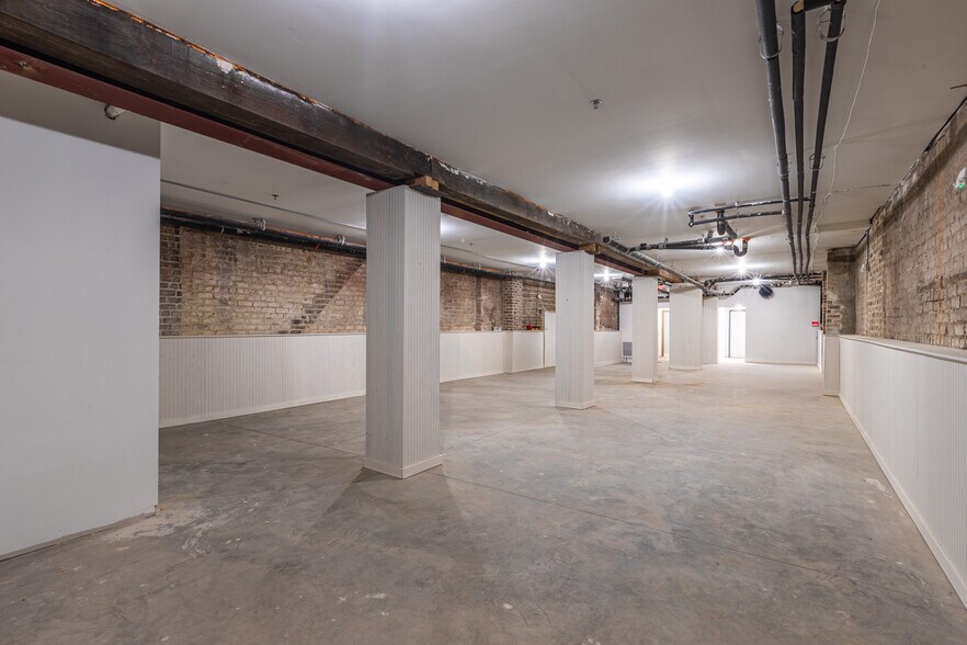 More Photos Of 23 W Broughton St, Savannah Apartments For Lease