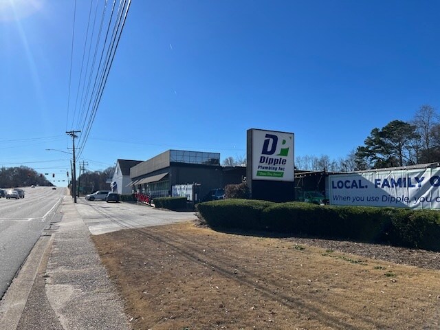 More Photos Of 211 N Pleasantburg Dr, Greenville Light Manufacturing For Lease