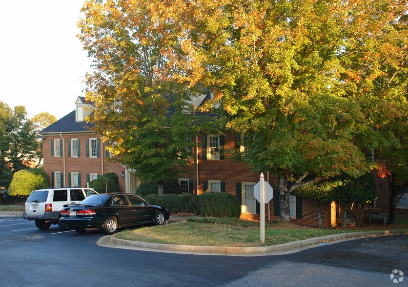 More Photos Of 1030 Cambridge Sq, Alpharetta Office For Lease