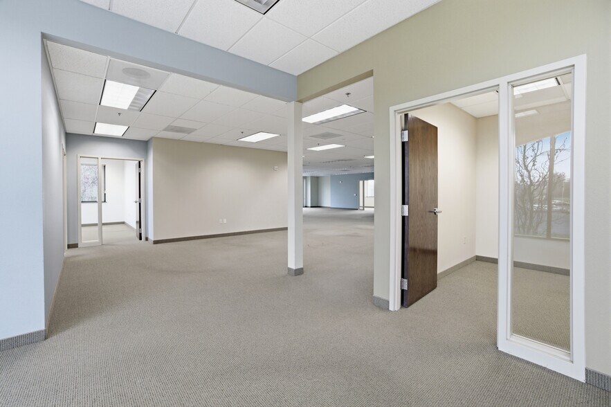 More Photos Of 680 Hawthorne Ave SE, Salem Office For Sale