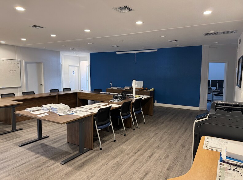 More Photos Of 8191 NW 84th St, Medley Land For Lease