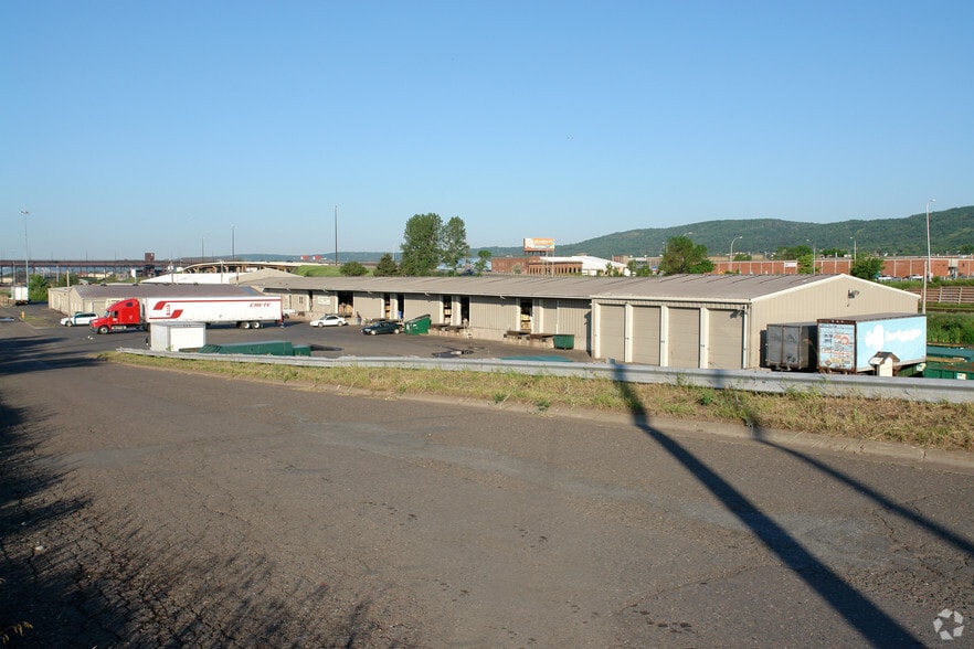 More Photos Of 2701-2815 Courtland St, Duluth Warehouse For Sale