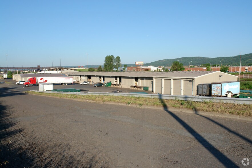 More Photos Of 2701-2815 Courtland St, Duluth Warehouse For Sale