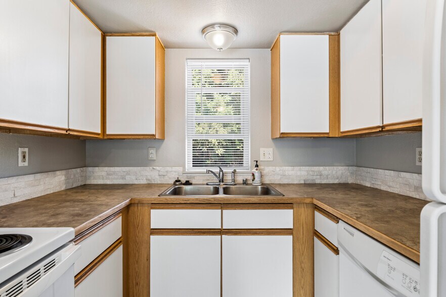 More Photos Of 21125 81st Dr NE, Arlington Apartments For Sale
