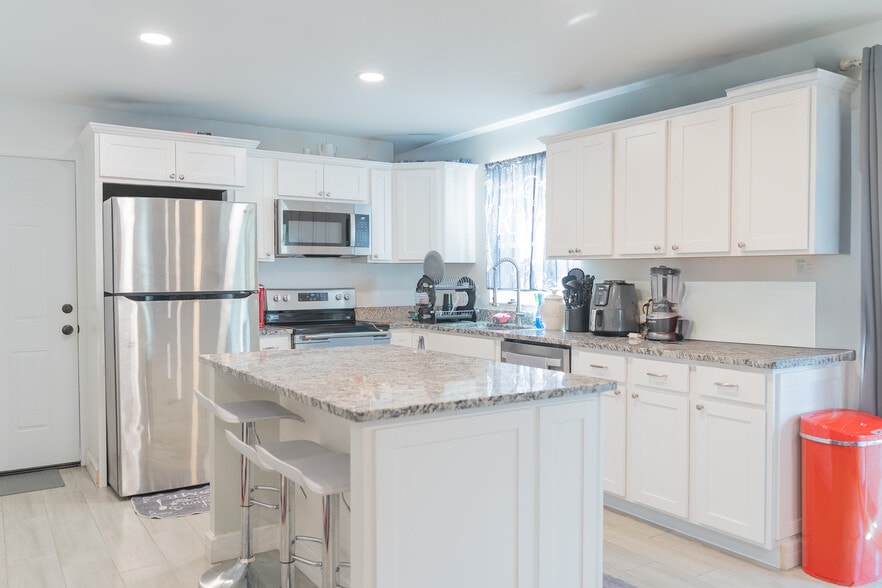 More Photos Of 2319 W Cannon Ter NW, Winter Haven Apartments For Sale