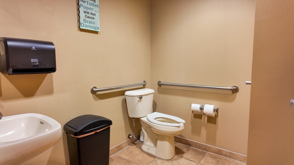 More Photos Of 3235 SW 34th St, Ocala Medical For Lease