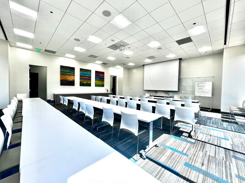 More Photos Of 1431 Greenway Dr, Irving Office For Lease