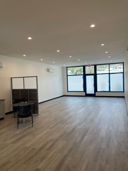 More Photos Of 759-761 E Vista Way, Vista Freestanding For Sale