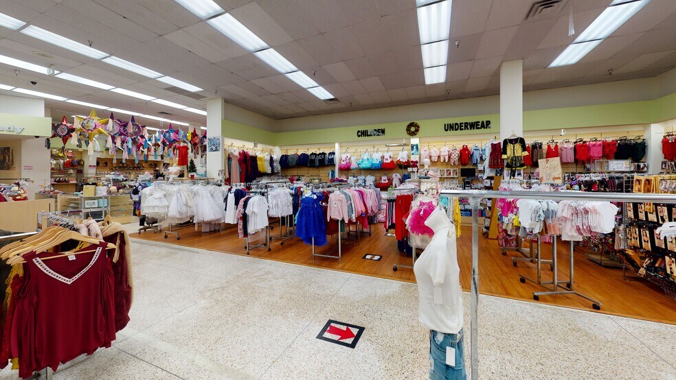 More Photos Of 960 S Santa Fe Ave, Vista Storefront For Sale