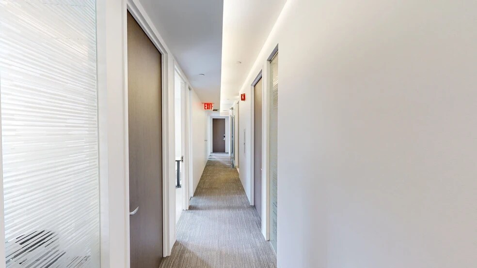 More Photos Of 125 Park Ave, New York Coworking Space